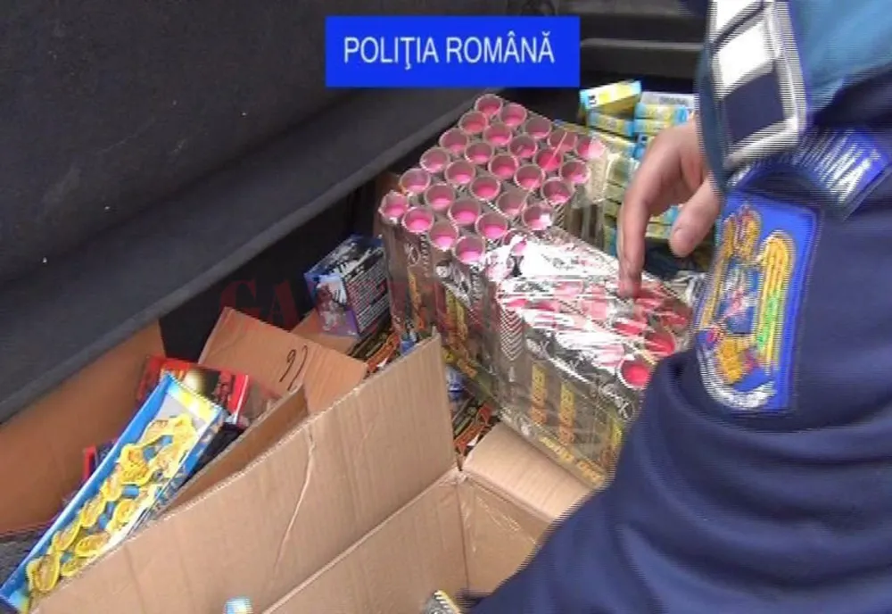 Articole pirotehnice descoperite de polițiști într-un magazin alimentar