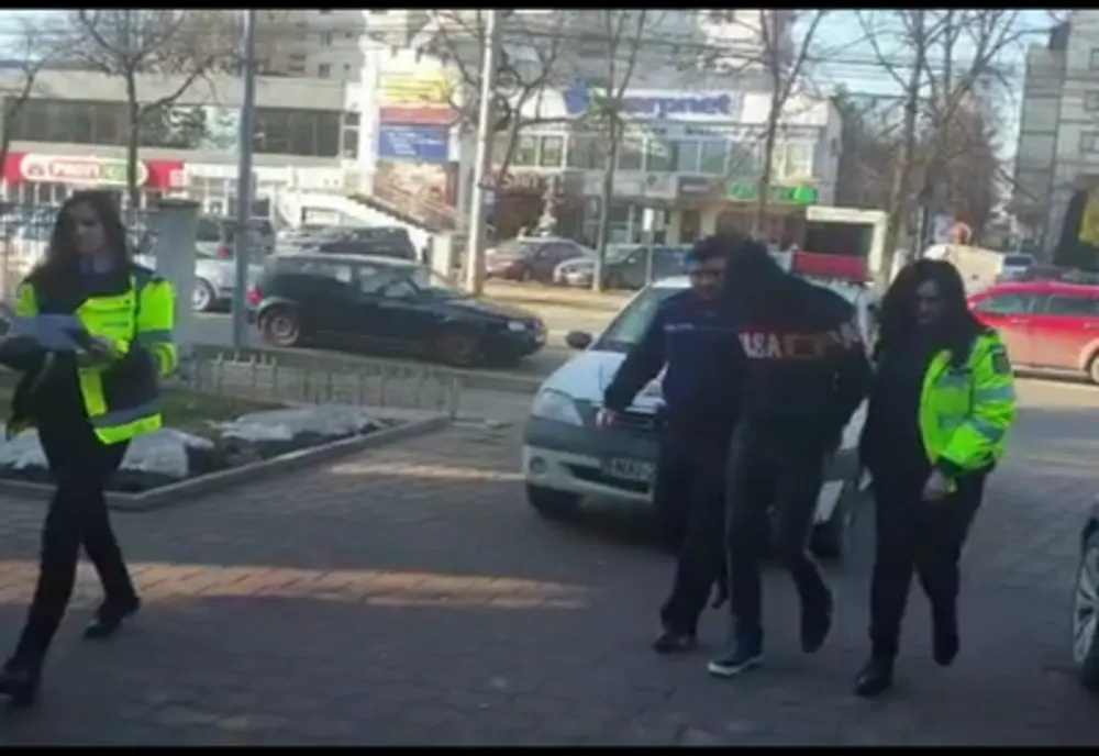 Tânărul filmat când își lovește cu biciul concubina minoră, arestat preventiv VIDEO 