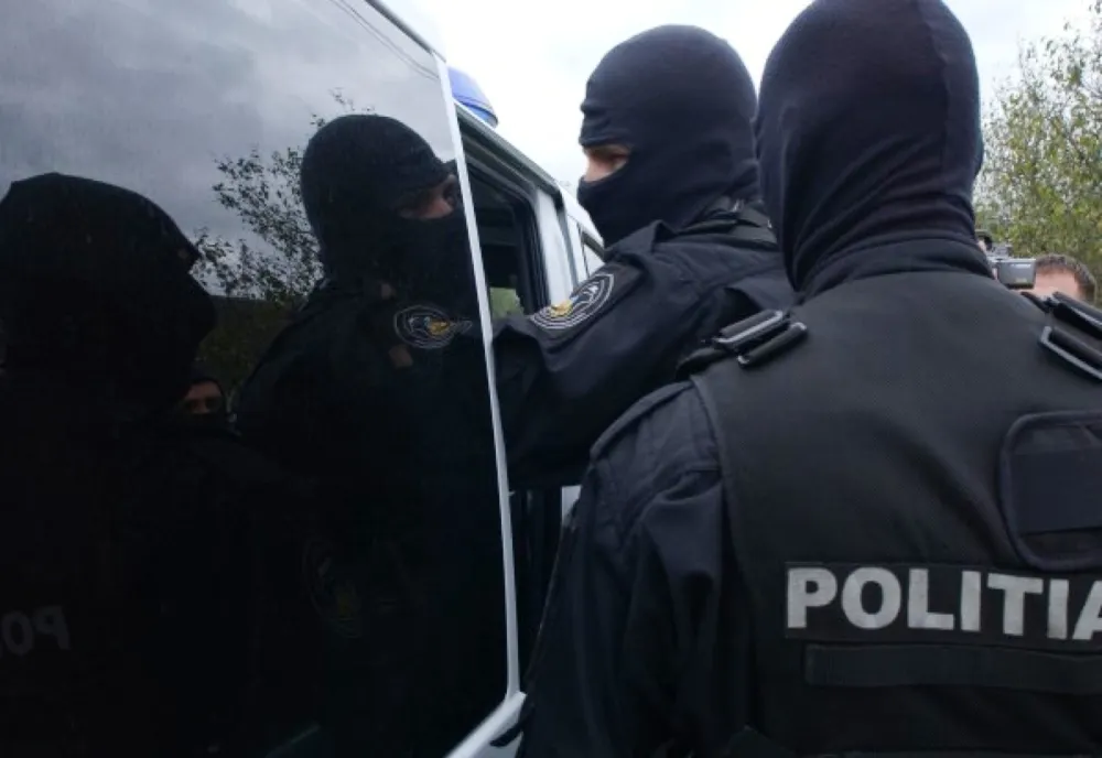 Bărbat din Vama condamnat la închisoare pentru ultraj, depistat de polițiști la o stână