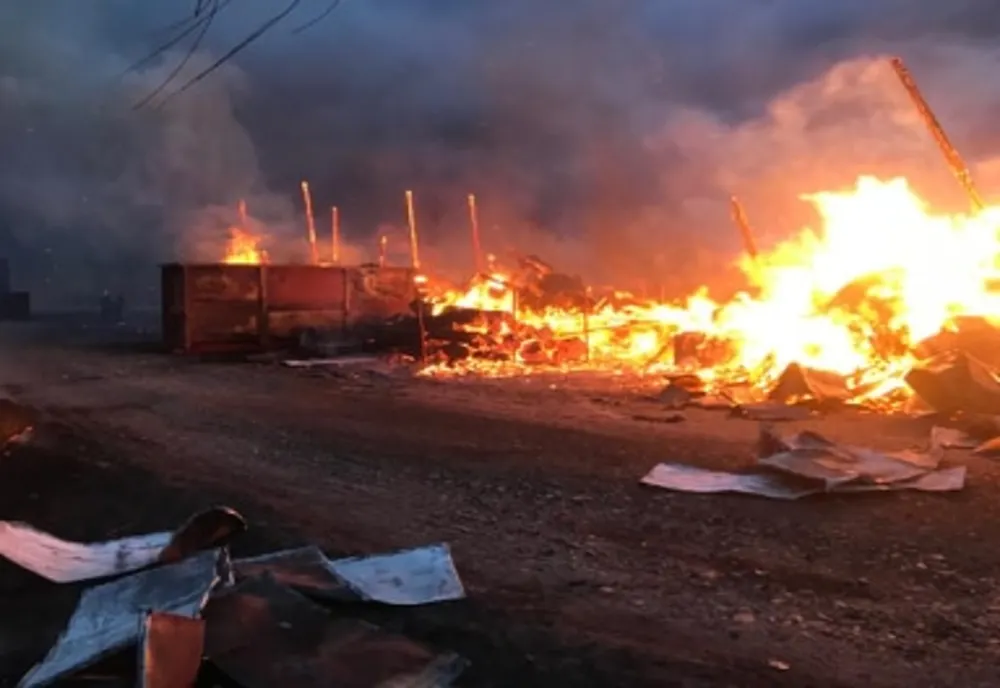 Incendiu de proporții la un gater din Cornu Luncii VIDEO 