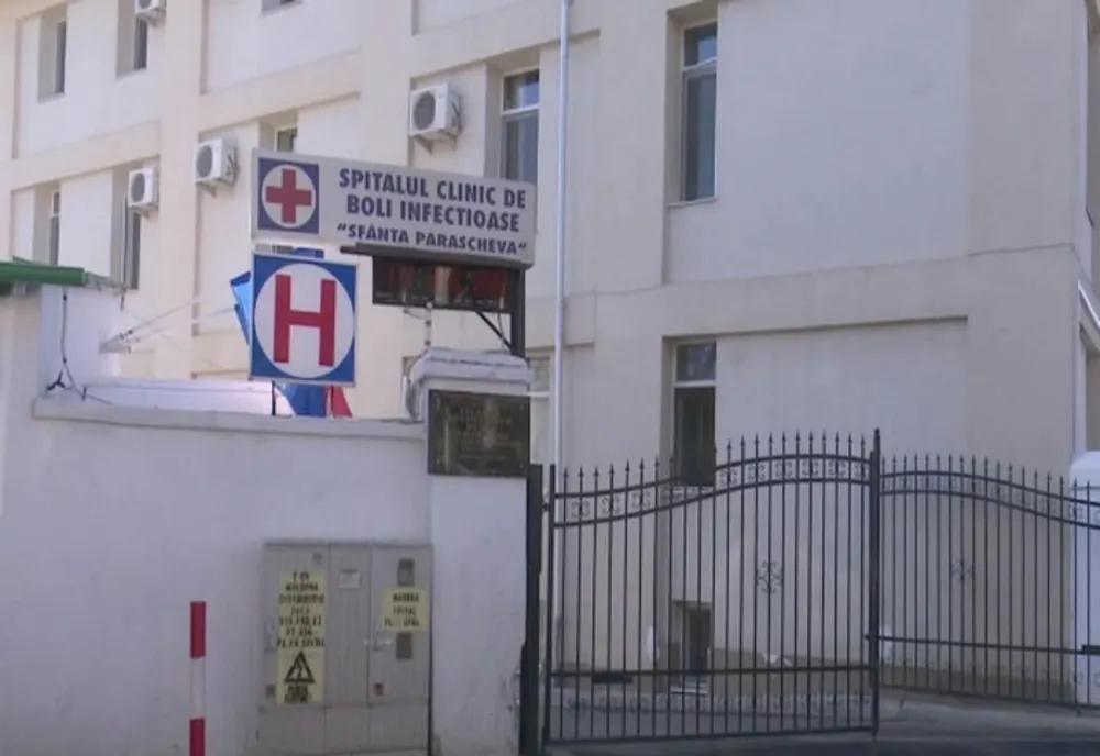Patru ieșeni vindecați de COVID-19 s-au îmbolnăvit din nou!
