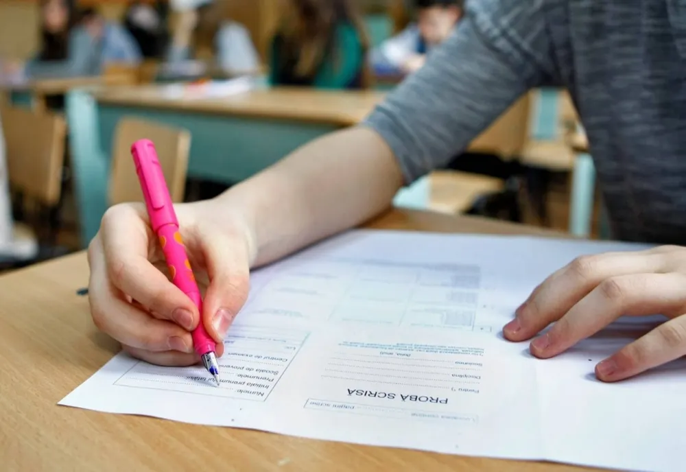 Șapte elevi suceveni au susținut prima probă scrisă din cadrul etapei speciale a Evaluării Naționale