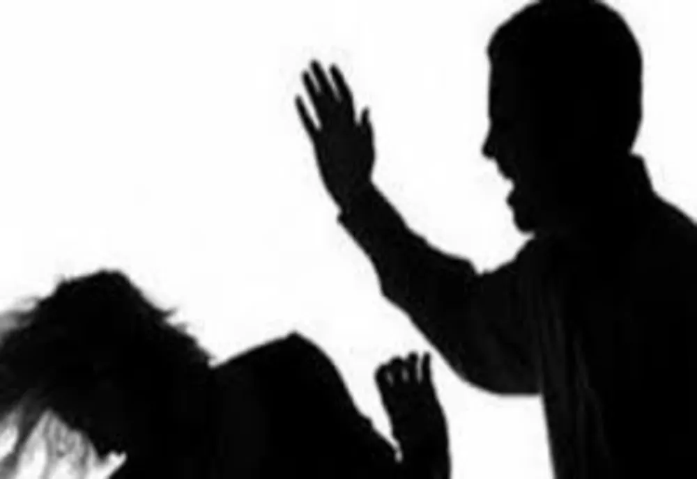 Și-a bătut soția de două ori în aceeași zi