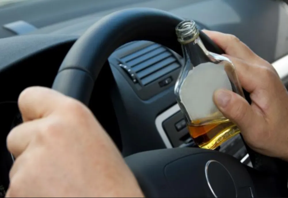 Deși mirosea a alcool, un șofer din Stulpicani a refuzat testarea