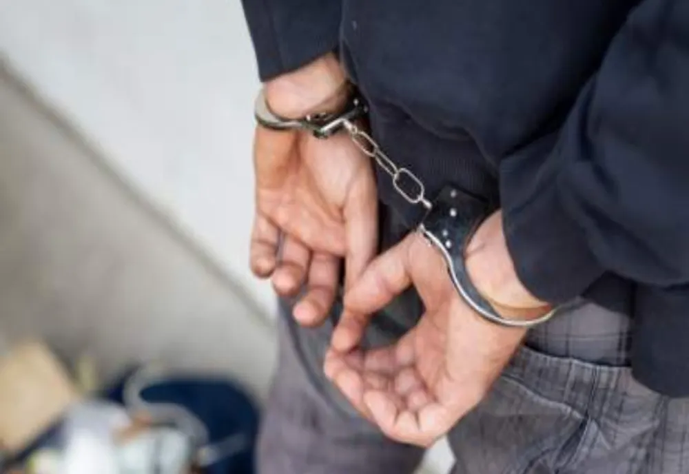 Agresor reținut și încarcerat de polițiști