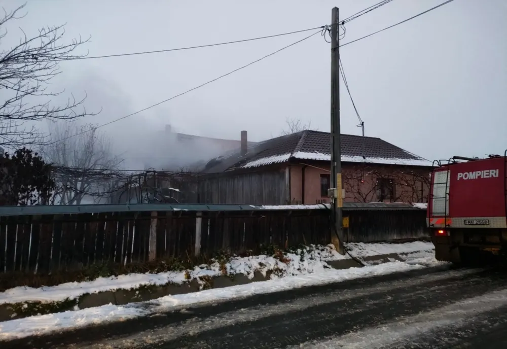 Un surtcircuit a distrus o gospodărie din Drăgușeni