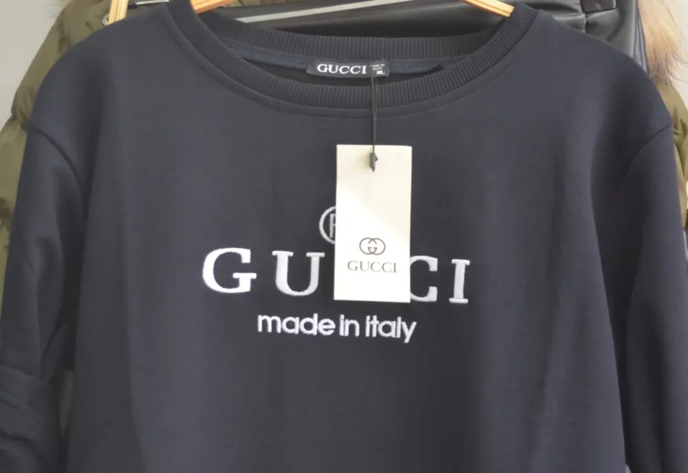 Percheziție la un comerciant de FAKE-uri