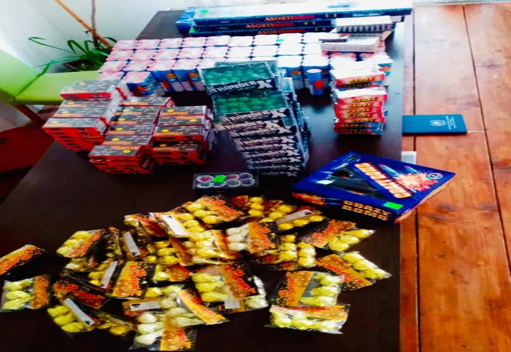 Materiale pirotehnice, comercializate ilegal, confiscate de jandarmii suceveni