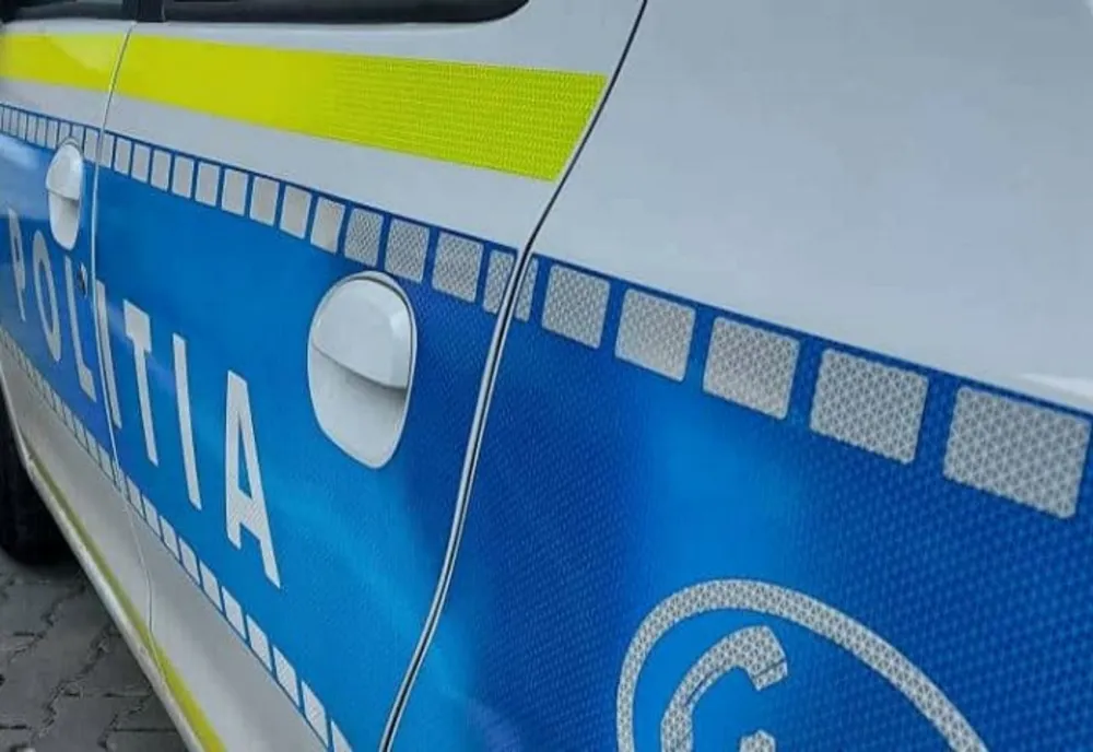 Doi bărbați au fost reținuți după ce s-au bătut cu scaune pe terasa unui bar