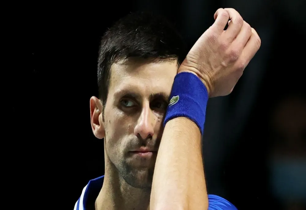 Djokovic a jucat ''fără dureri'' într-un meci demonstrativ cu trei zile înainte de Wimbledon
