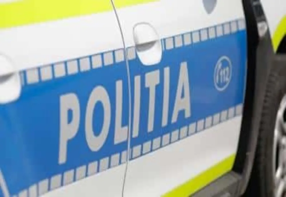 Urmărire în trafic după un șofer băut. După ce l-au blocat, șoferul a fugit pe bancheta din spate