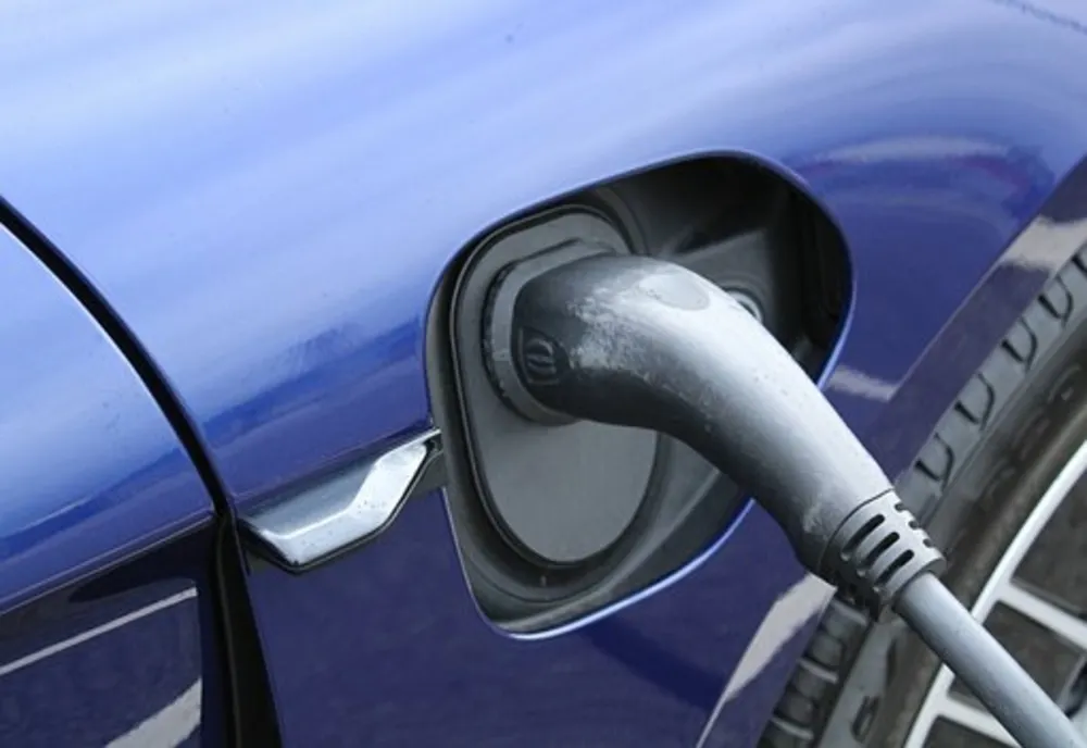 Ce mașini mai atrag interesul românilor. Electricele, pe val, diesel a scăzut sub 13% cotă de piață