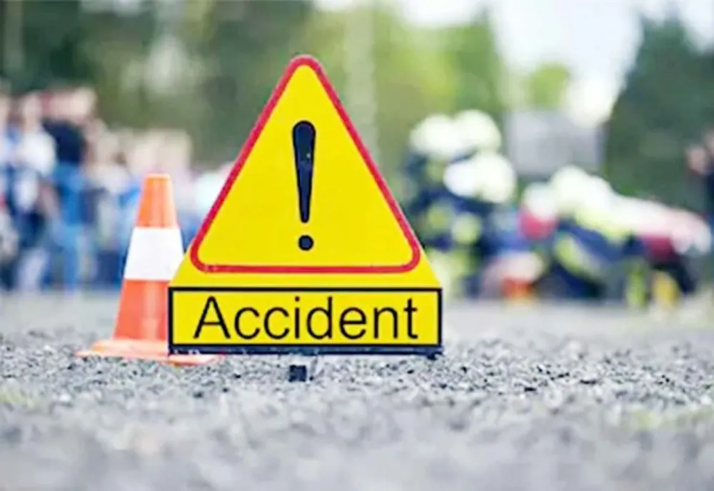 Accident cu 6 victime, în apropiere de Fălticeni: o dubiță s-a răsturnat într-o curte