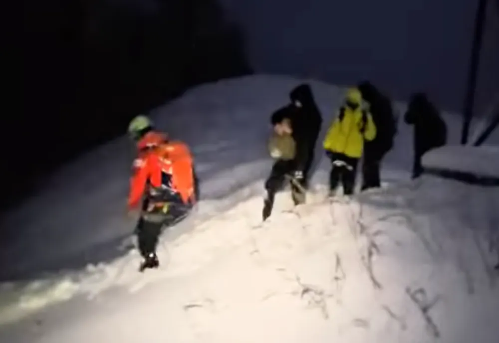 DOI TURIŞTI, RECUPERAȚI DE PE TRASEUL VIA TRANSILVANICA