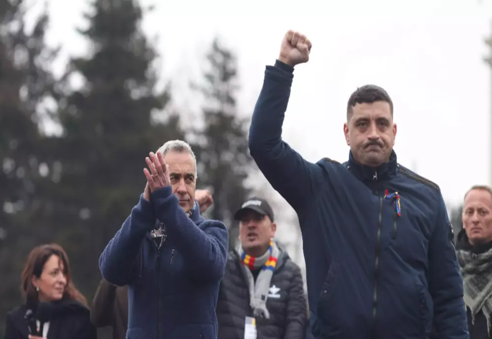 GEORGE SIMION, MESAJ DE FORȚĂ ÎN SPRIJINUL LUI CĂLIN GEORGESCU: OPRIȚI PERSECUȚIILE POLITICE!