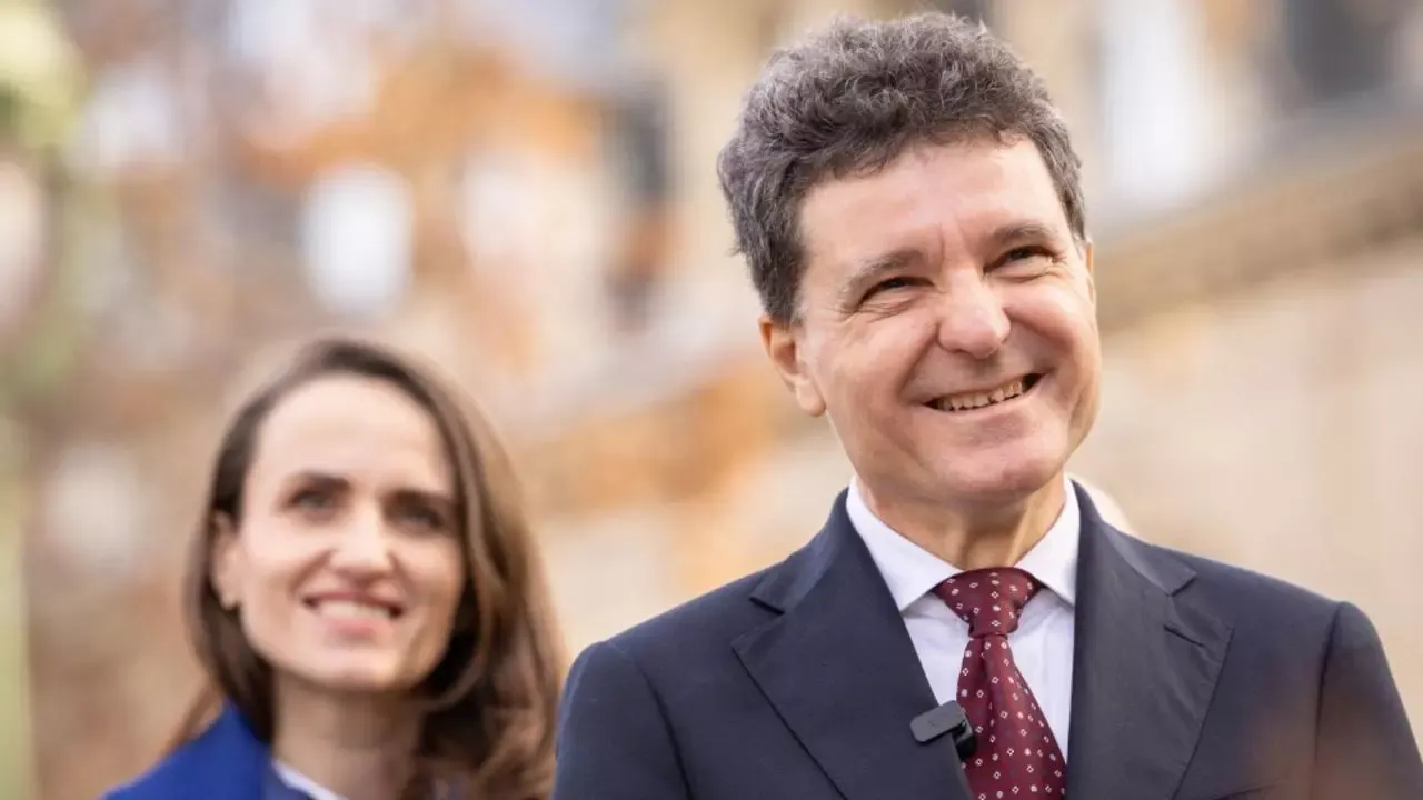 Cum fac reziștii de râs România pe scena internațională