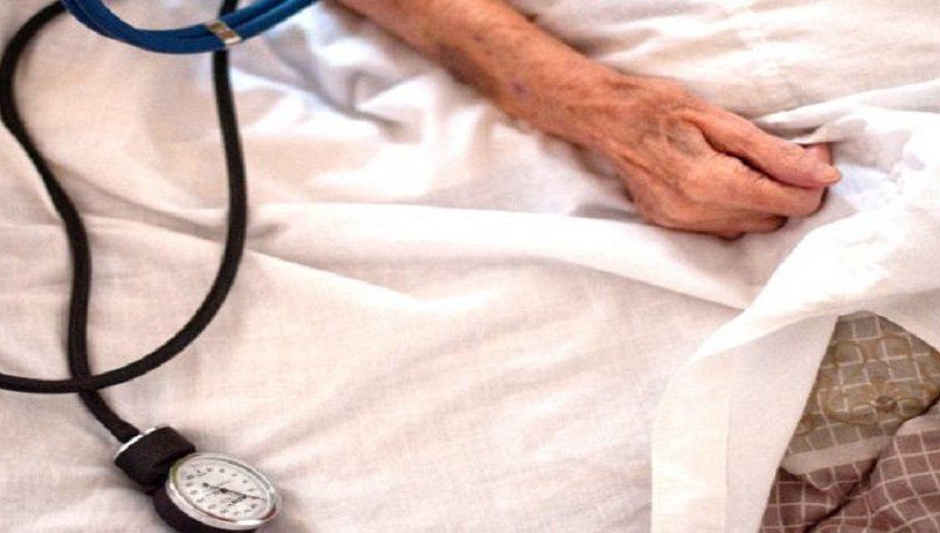 bătrana a fost transportată la spital