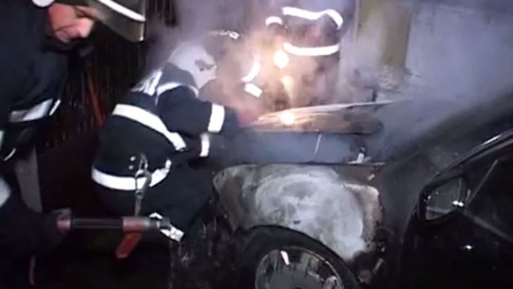 incendiu autoturism