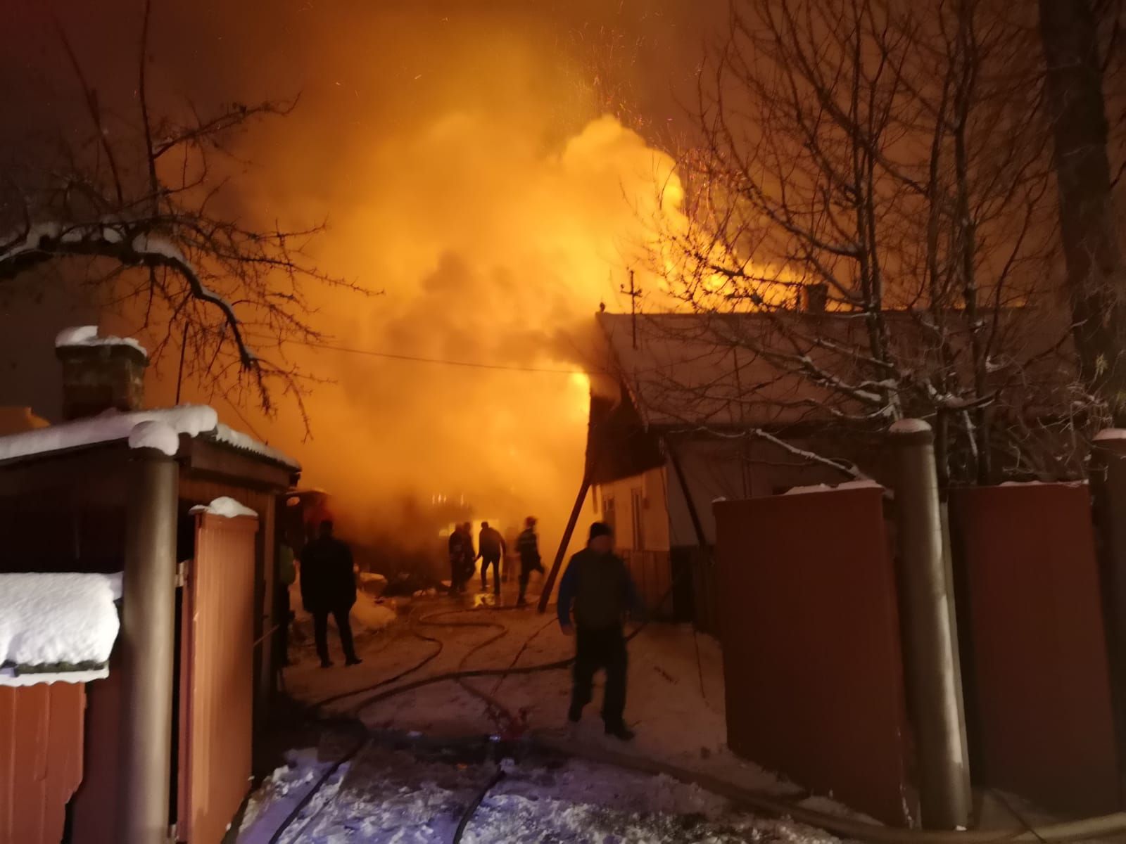 incendiu Măneuți