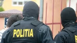 mascați