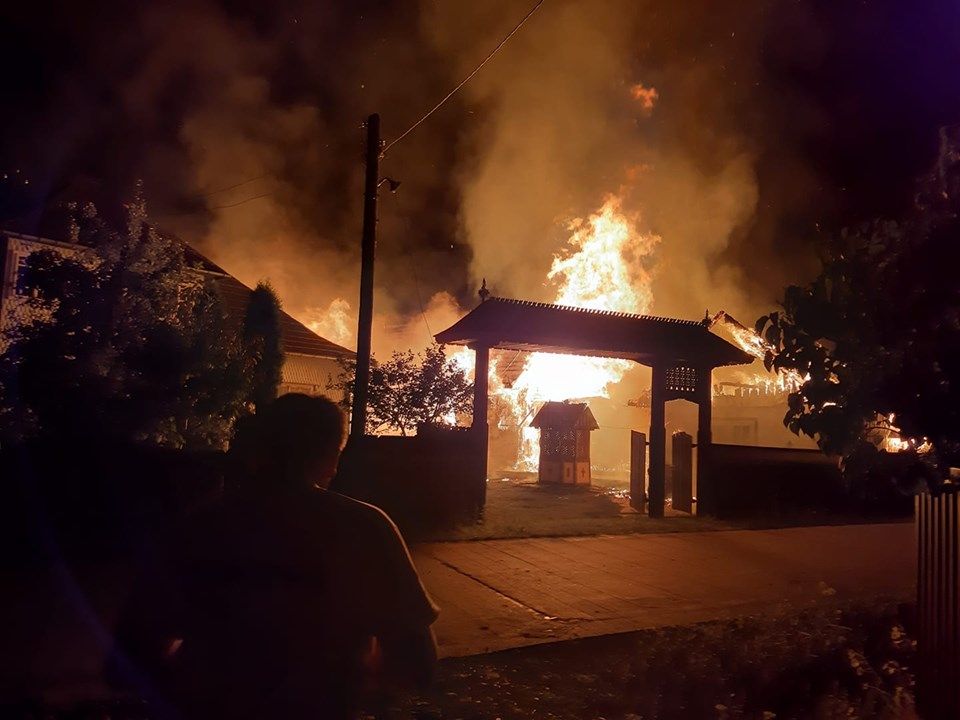 incendiu Horodnic de Jos, sursă foto Alex Alexander