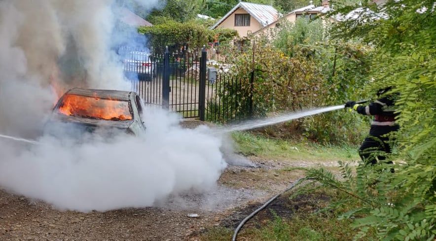 incendiu autoturism Ițcani