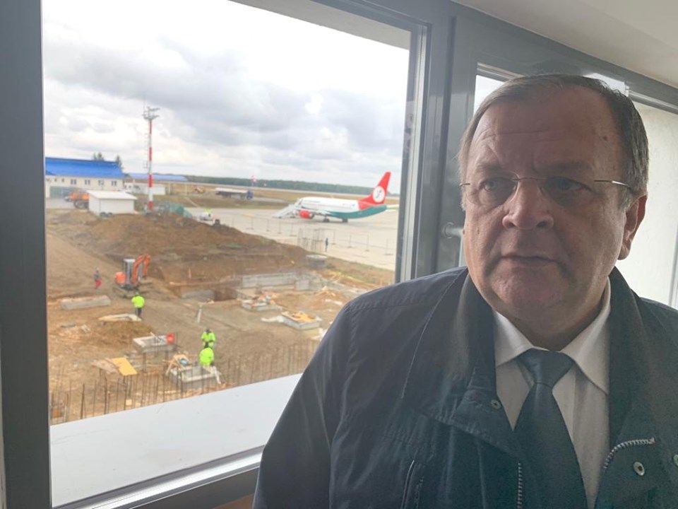 Gheorghe Flutur pe aeroportul Ștefan Cel Mare Suceava