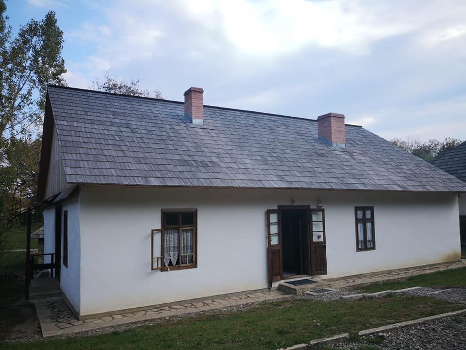 Scoală restaurată și deschisă la Muzeul Bucovinean