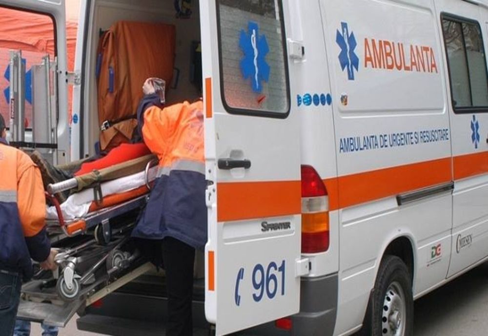 Cinci persoane rănite în urma coliziunii între un autoturism și un autotren
