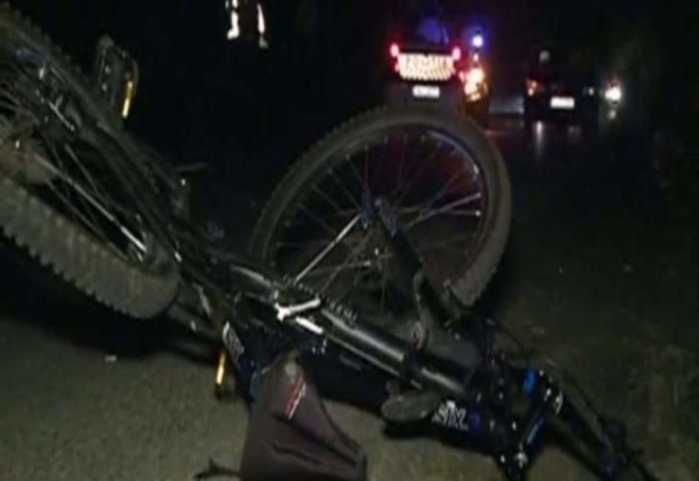 Un șofer de 82 de ani a lovit cu mașina un biciclist
