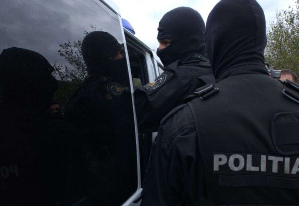Percheziții la Volovăț într-un dosar de furt din locuințe
