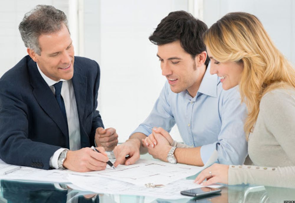 Consiliere gratuită pentru persoanele aflate în impas financiar