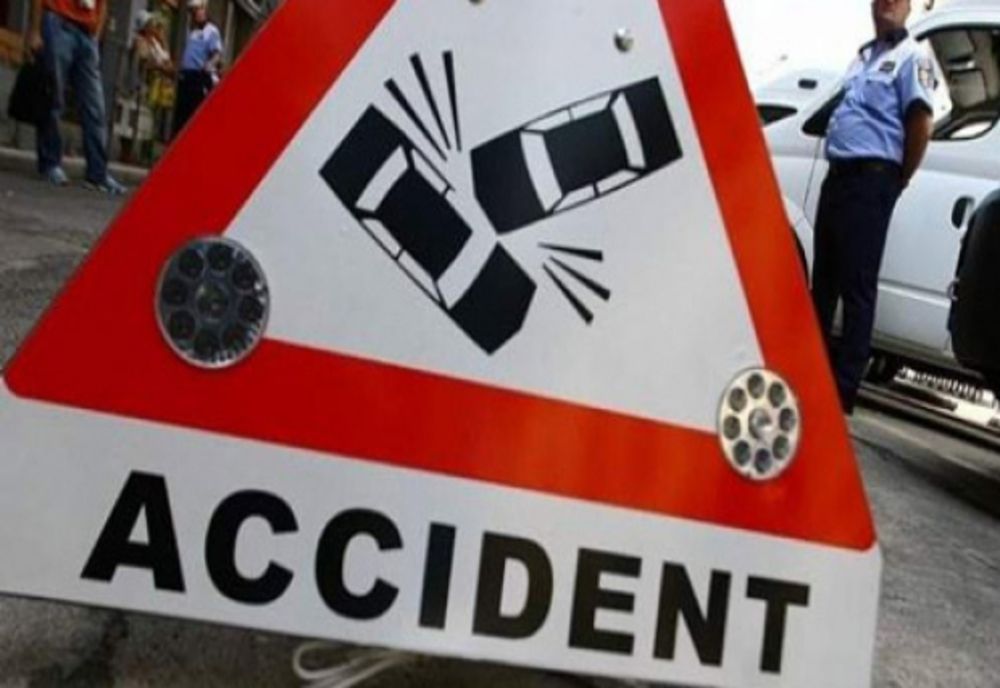 Nu a acordat prioritate și a provocat accident. O femeie a avut fost transportată la spital