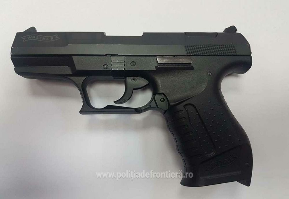 Armă neletală și muniție confiscate în Vama Siret