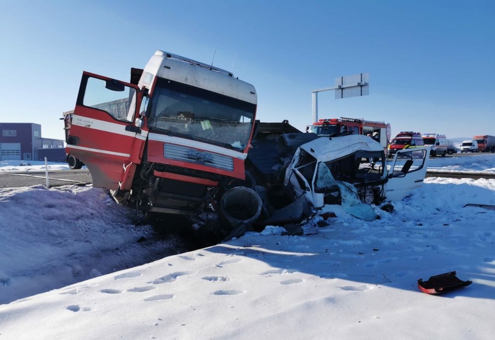 Accident rutier in Radauti, două autovehicule implicate