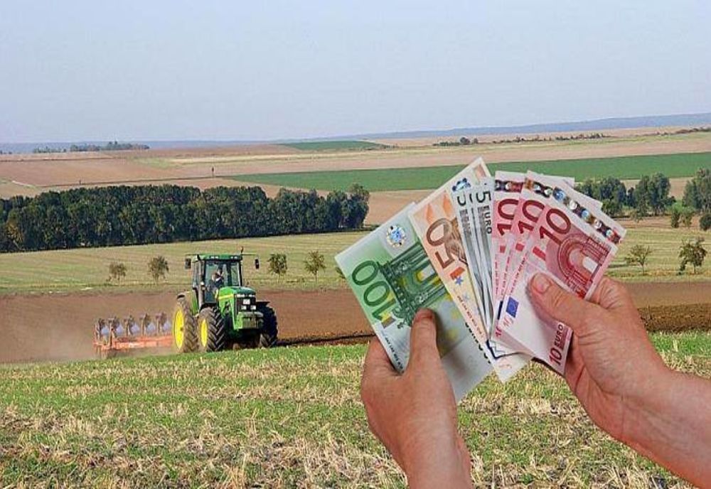 Aproximativ 256.000 de fermieri au depus la APIA cereri unice de plată pentru anul 2021! Vezi situația în județul tău