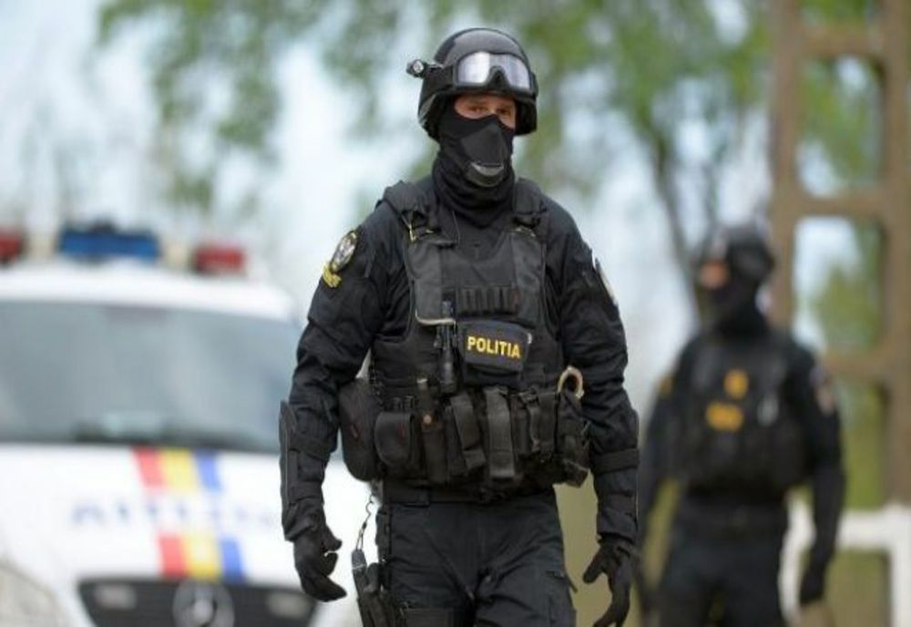13 percheziții în trei județe la contrabandiști