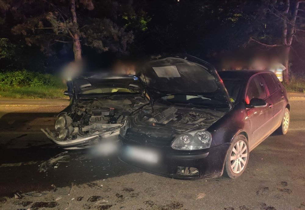 Tampoanare între două autoturisme în municipiul Suceava