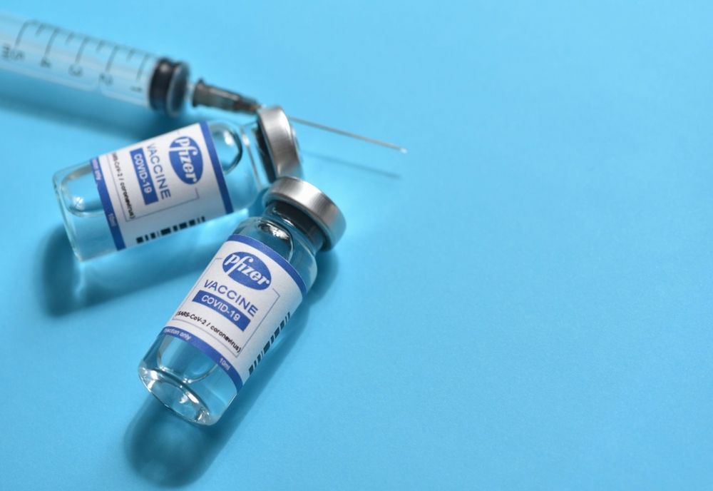 Pfizer și AstraZeneca anunță o nouă doză de vaccin anti-COVID-19 înainte de valul 4