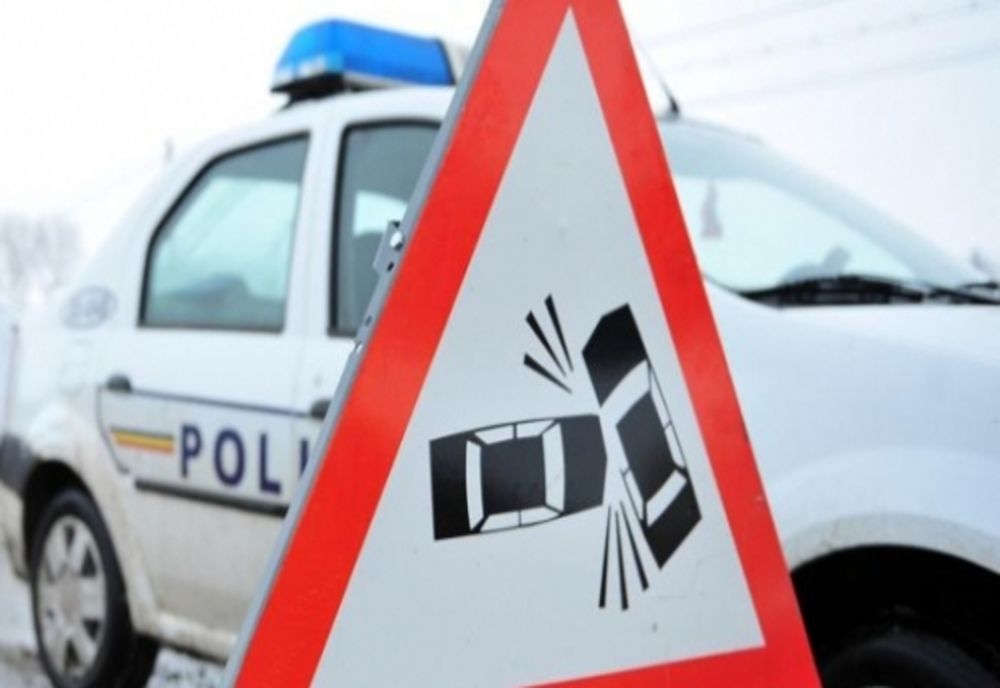 Coliziune între două automobile, în județul Suceava