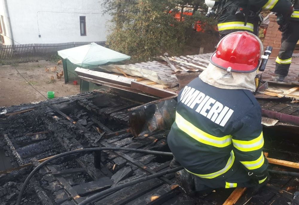 Intervenție salvatoare a pompierilor suceveni, care au salvat o casă din calea flăcărilor
