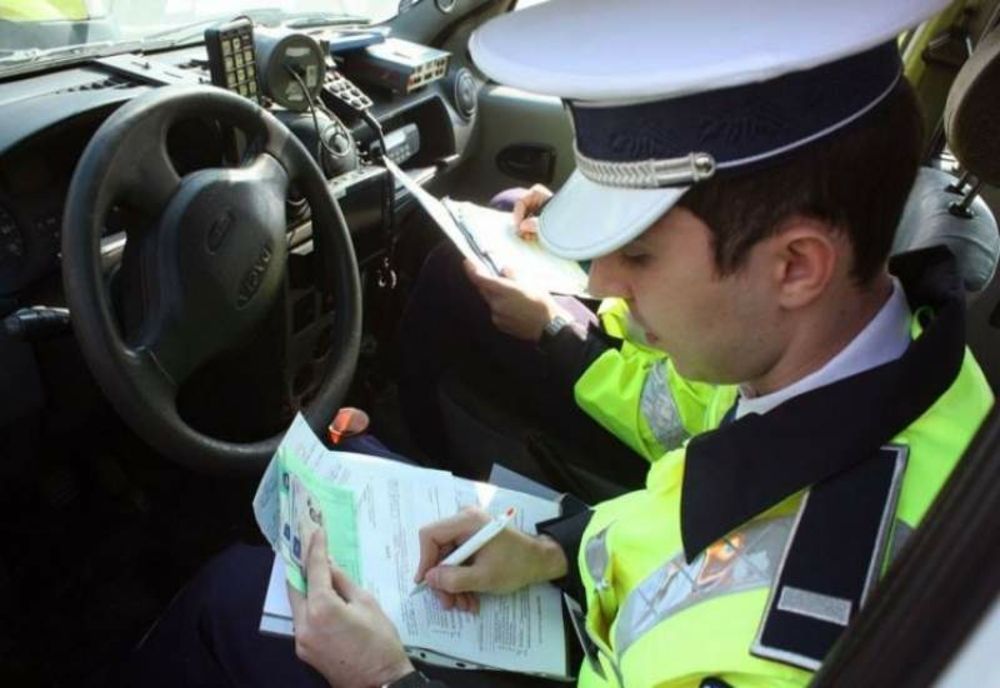 Procesul verbal care demonstrează plata amenzilor nu mai trebuie trimis la Poliție. Legea a fost promulgată de președintele Iohannis