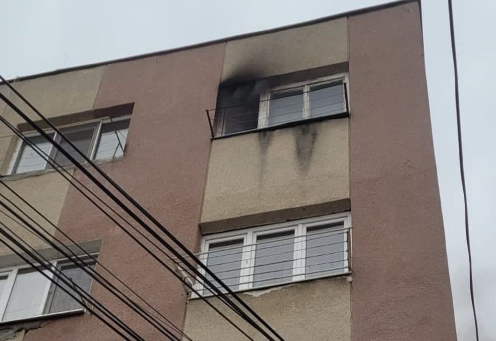 Incendiu la o garsonieră din cartierul Burdujeni