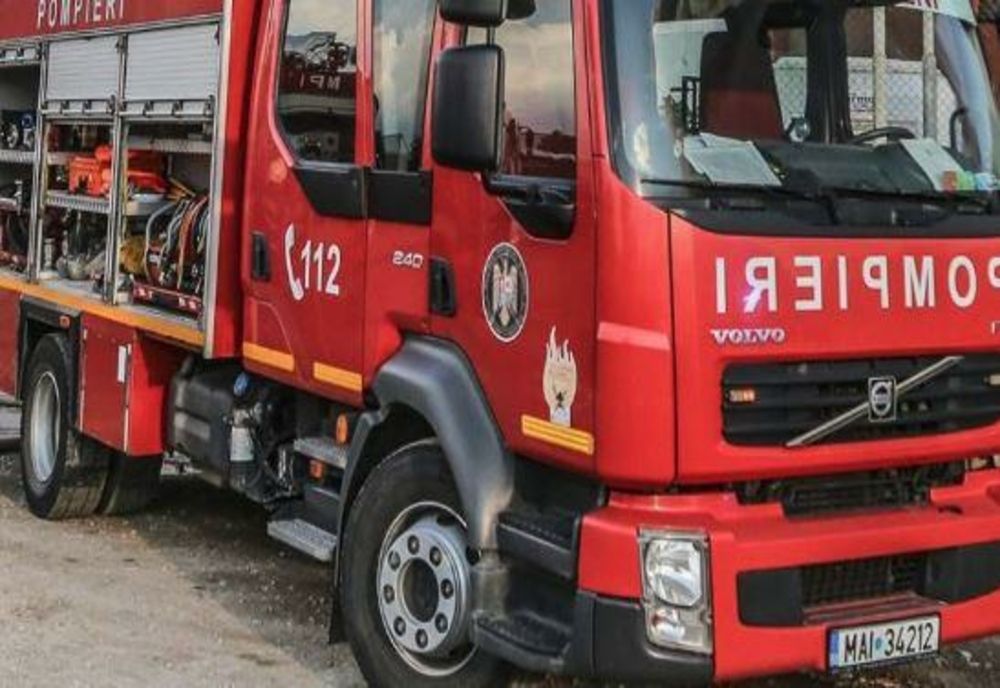 Incendiu la o pensiune din județul Suceava. Nouă persoane s-au autoevacuat