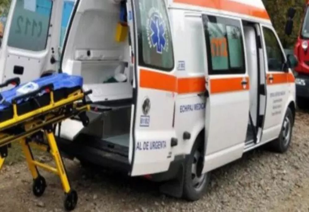 Accident produs de o șoferiță neatentă! O femeie a ajuns la spital