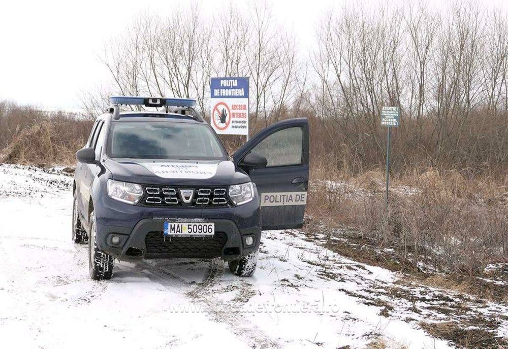 Trei cetăţeni români, cercetaţi pentru trafic cu migranţi la frontiera cu Ucraina