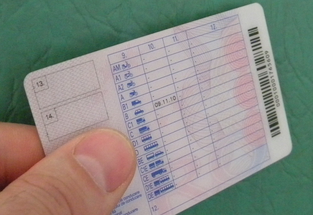Ce a pățit un șofer care a prezentat polițiștilor permisul de conducere