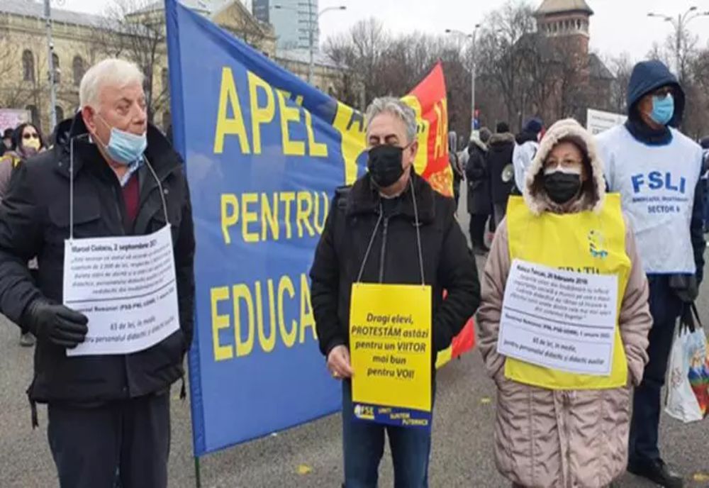 Guvernul le plătește dascălilor restanțe salariale din ultimii ani. Pentru început - 5%