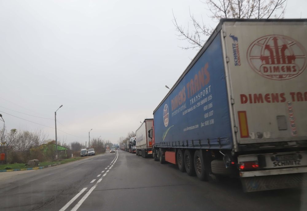 Gheorghe Flutur susține că TIR-urile care merg în Ucraina au stricat drumurile din Suceava