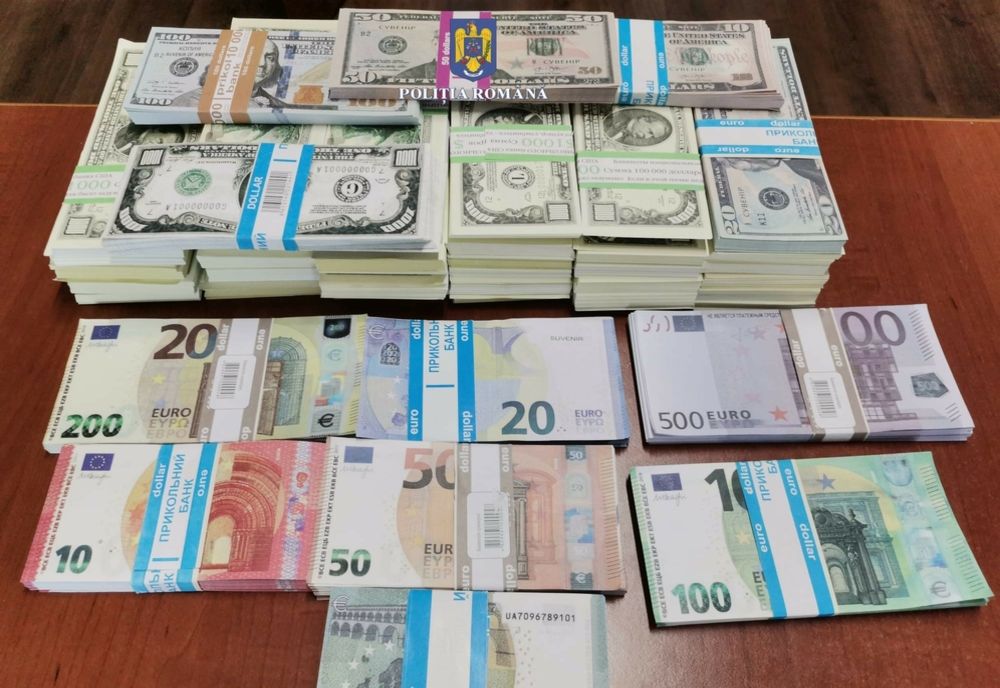 Peste 2.800.000 de dolari și aproximativ 70.000 de euro au fost ridicați de polițiști de la o societate din Suceava